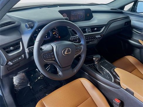 Used 2020 Lexus UX 250h image 10