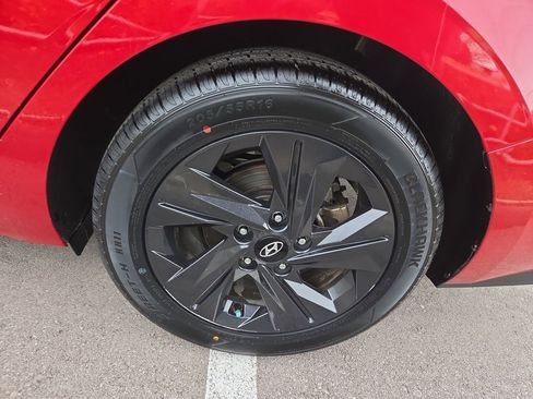 Used 2021 Hyundai Elantra SEL w/ Convenience Package image 7