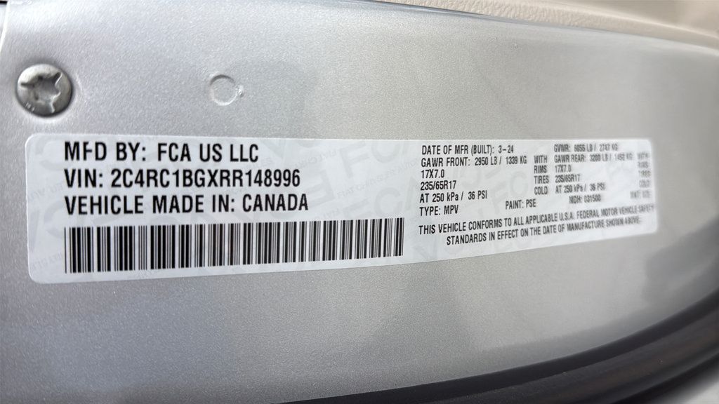 Used 2024 Chrysler Pacifica Touring-L FWD image 31