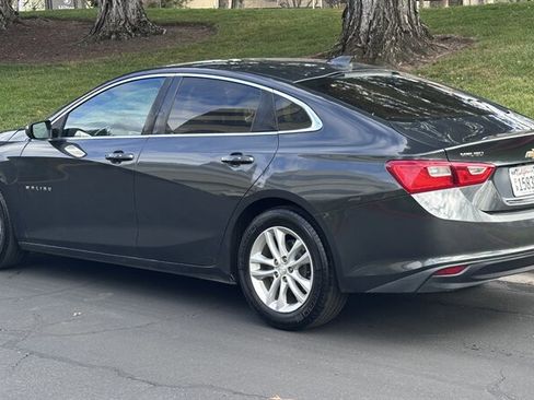 Used 2017 Chevrolet Malibu LT image 6