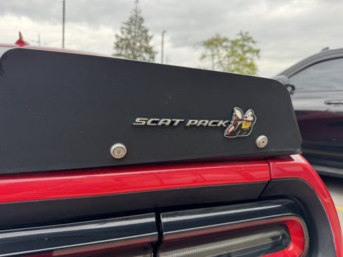 Used 2016 Dodge Challenger R/T Scat Pack RWD image 10