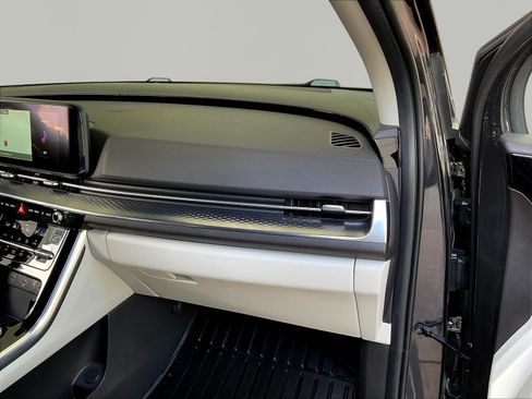 Used 2024 Kia Carnival SX Prestige FWD image 27