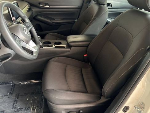 Used 2025 Nissan Altima 2.5 SV FWD image 27