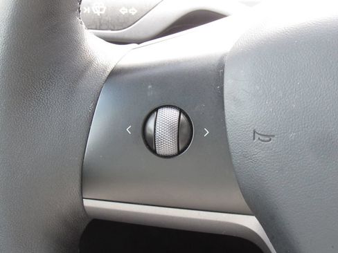 Used 2022 Tesla Model Y Performance AWD/4WD image 25