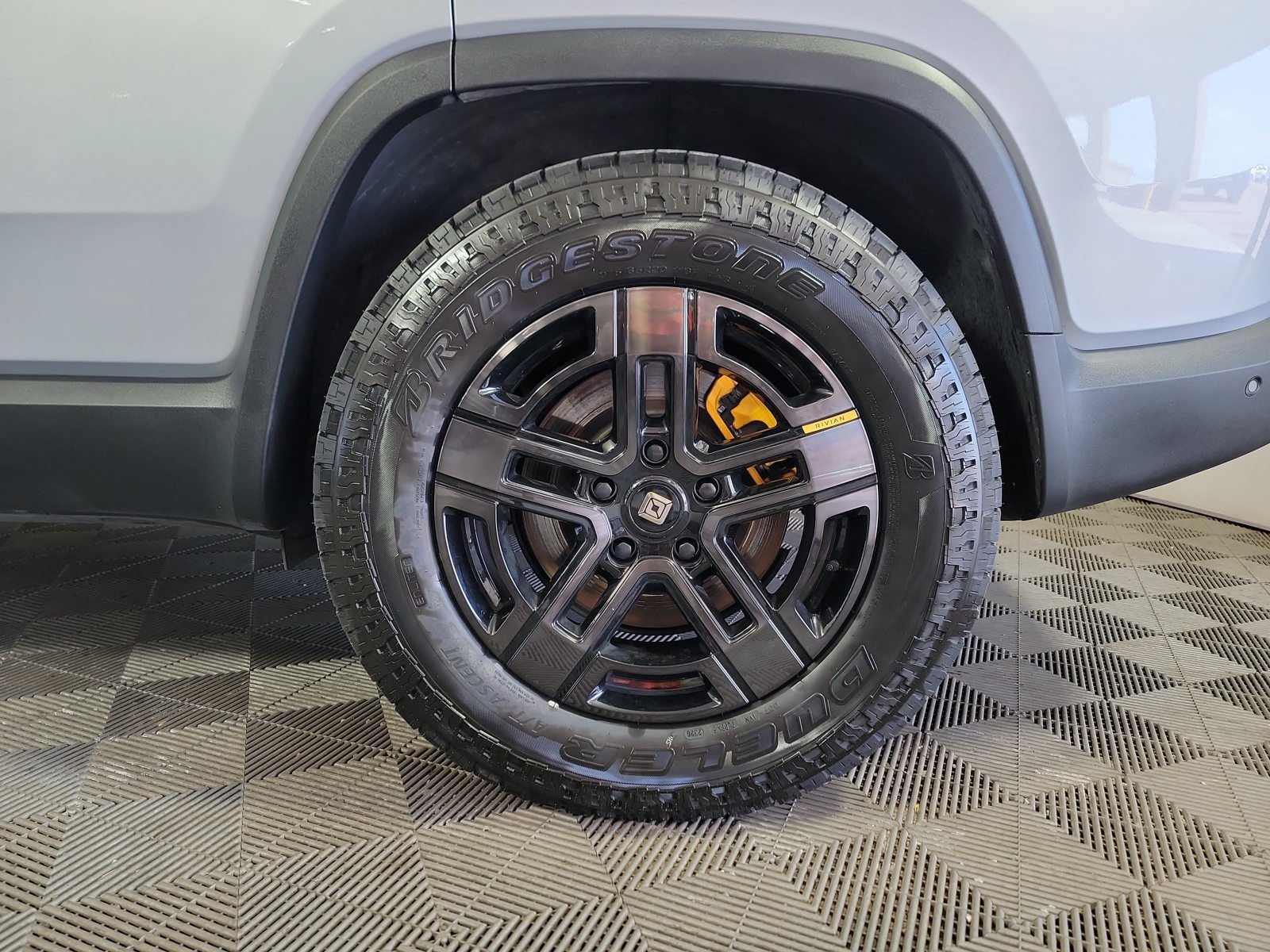 Used 2023 Rivian R1S Adventure Quad AWD/4WD image 10