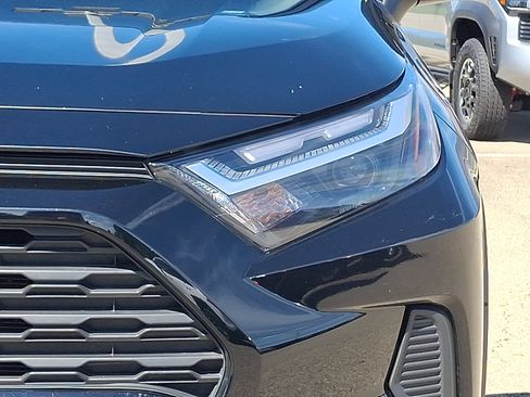 Used 2025 Toyota RAV4 XLE AWD/4WD image 9