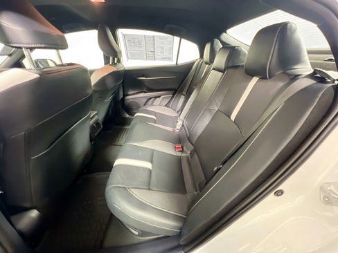 Used 2025 Toyota Camry SE image 29