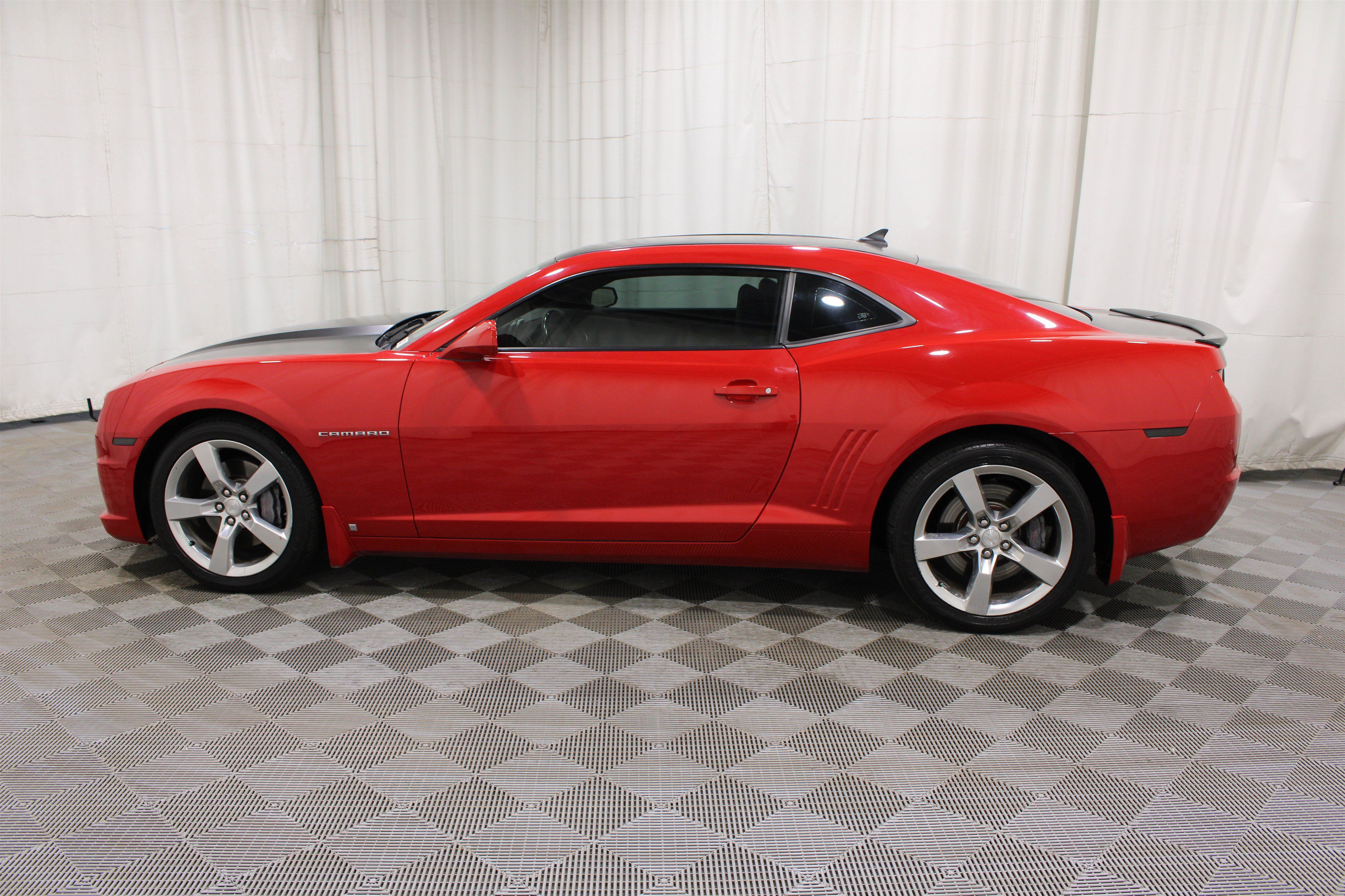 Used 2010 Chevrolet Camaro SS RWD image 33