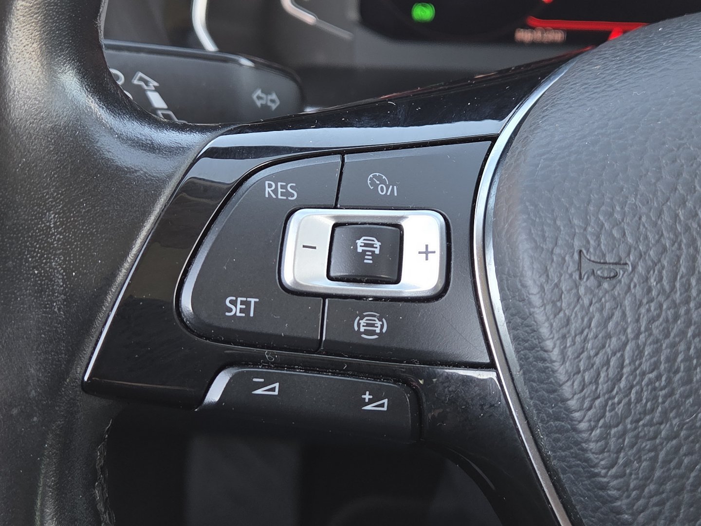 Used 2019 Volkswagen Jetta SEL FWD image 6