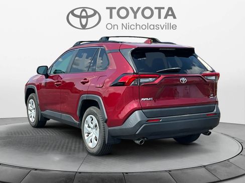 Used 2021 Toyota RAV4 LE AWD/4WD image 3
