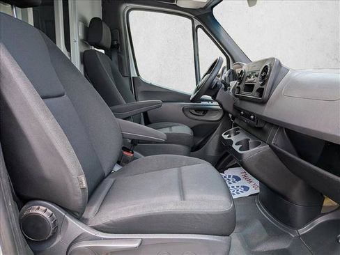 Used 2021 Mercedes-Benz Sprinter 2500 image 19