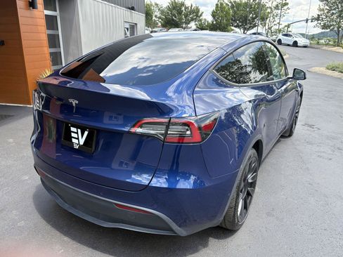 Used 2022 Tesla Model Y Long Range AWD/4WD image 8