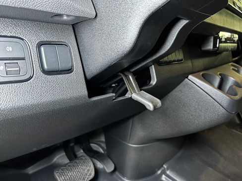 Used 2025 Mercedes-Benz Sprinter 2500 image 19