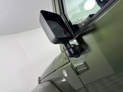 Used 2009 Jeep Wrangler Sahara w/ Trailer Tow Group AWD/4WD image 13