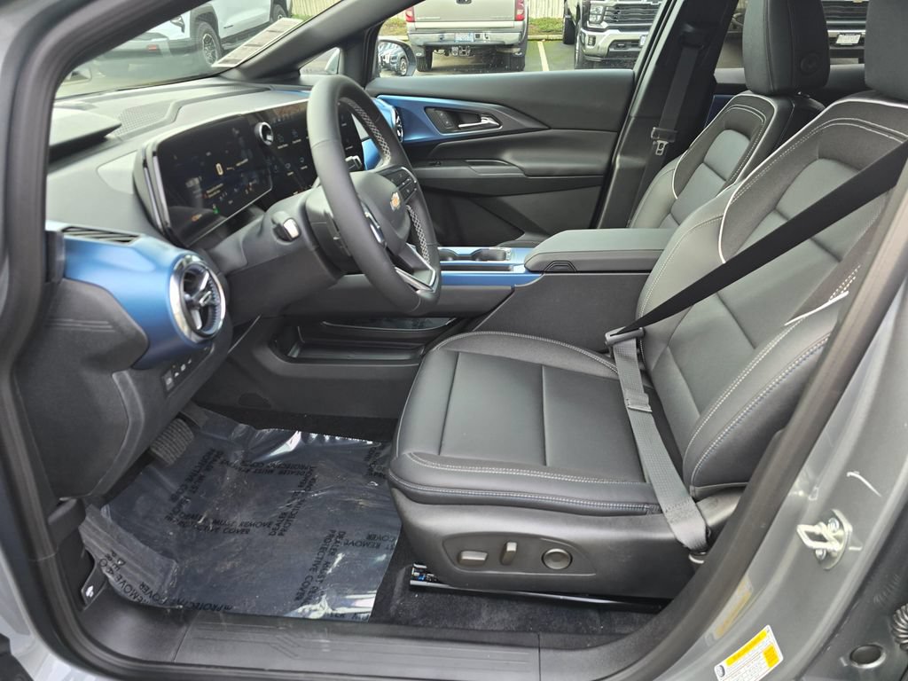 New 2026 Chevrolet Equinox EV LT w/ Convenience Package II AWD/4WD image 22