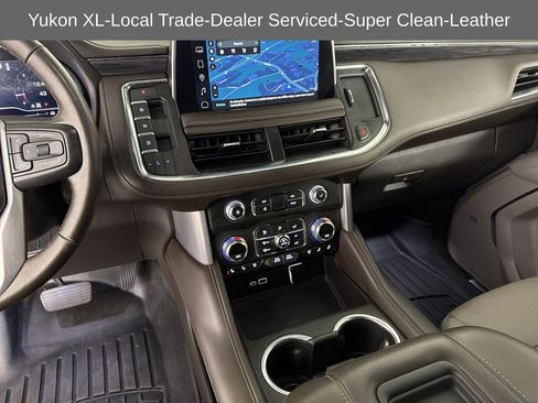 Used 2022 GMC Yukon XL SLT w/ SLT Luxury Package image 31