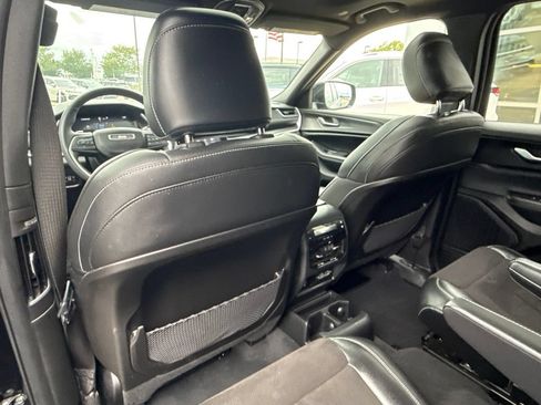 Used 2023 Jeep Grand Cherokee L Laredo AWD/4WD image 20