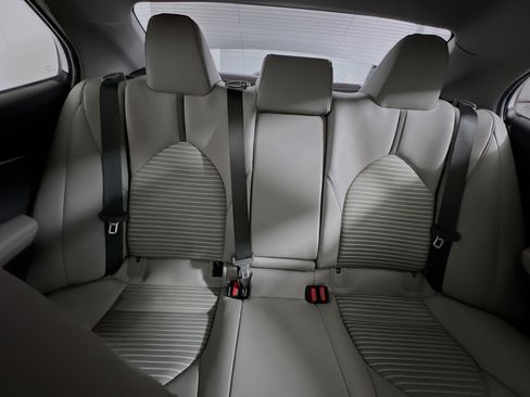 Certified 2021 Toyota Camry SE w/ Convenience Package image 33