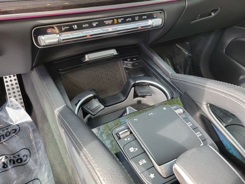 Used 2023 Mercedes-Benz GLS 450 4MATIC image 10