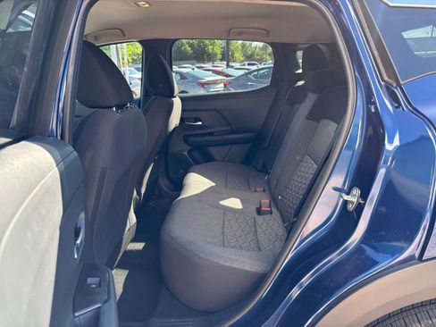 Used 2025 Nissan Kicks SV FWD image 23