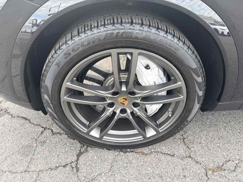 Used 2020 Porsche Cayenne S image 10