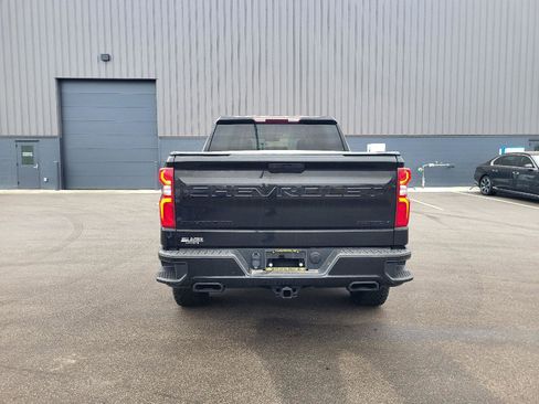 Used 2021 Chevrolet Silverado 1500 Custom Trail Boss w/ Midnight Edition image 4