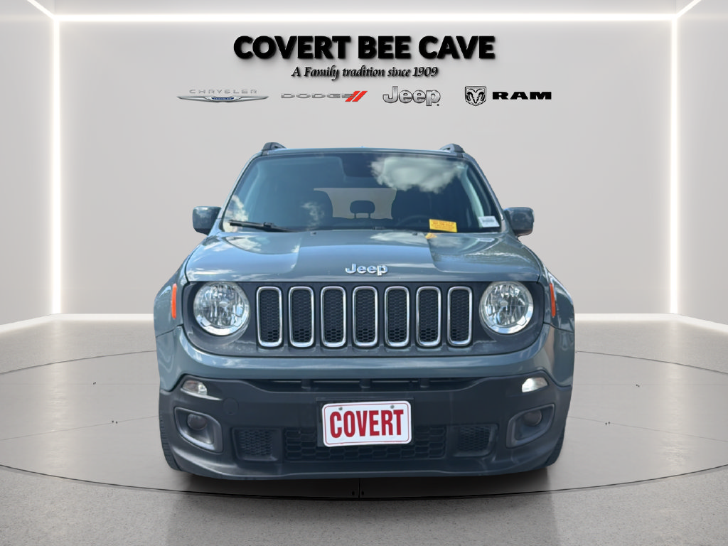 Used 2018 Jeep Renegade Latitude w/ UConnect 8.4 Nav Group FWD image 3