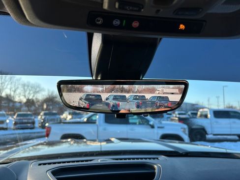 Used 2022 GMC Sierra 2500 Denali w/ Denali Black Diamond Edition image 6