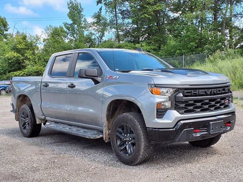 Used 2024 Chevrolet Silverado 1500 Custom Trail Boss AWD/4WD image 3