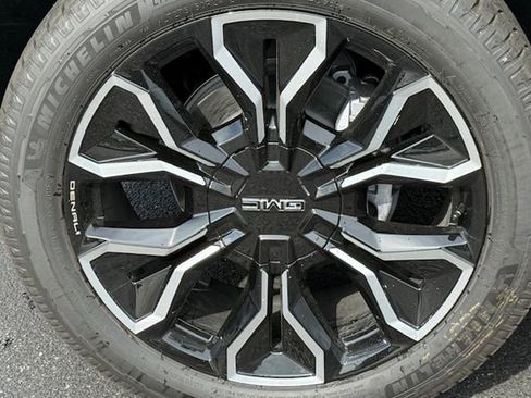 New 2025 GMC Sierra EV Denali image 12