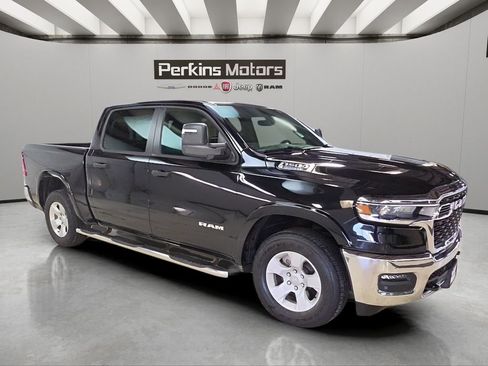 Used 2025 RAM 1500 Big Horn AWD/4WD image 7