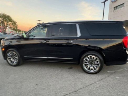 Used 2024 GMC Yukon XL Denali Ultimate image 6