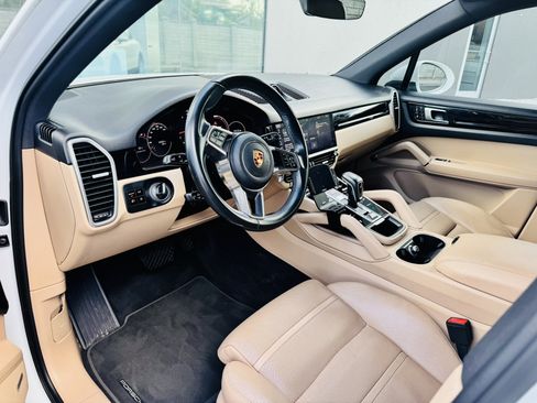 Used 2019 Porsche Cayenne AWD/4WD image 14
