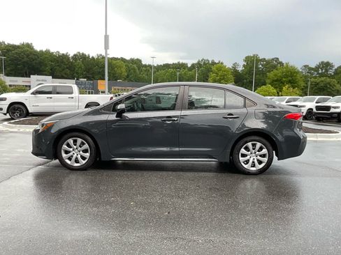 Used 2023 Toyota Corolla LE FWD image 2