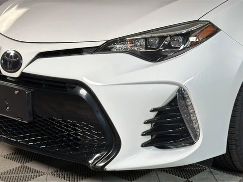 Used 2019 Toyota Corolla XSE image 3