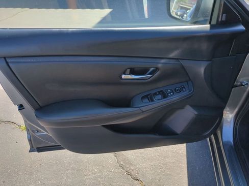 Used 2025 Nissan Sentra SV FWD image 11
