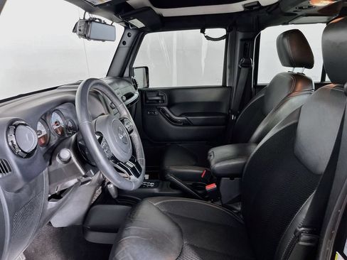 Used 2017 Jeep Wrangler Unlimited Sahara AWD/4WD image 28