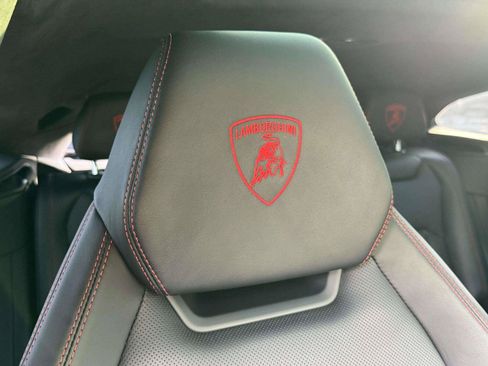 Used 2021 Lamborghini Urus AWD/4WD image 79