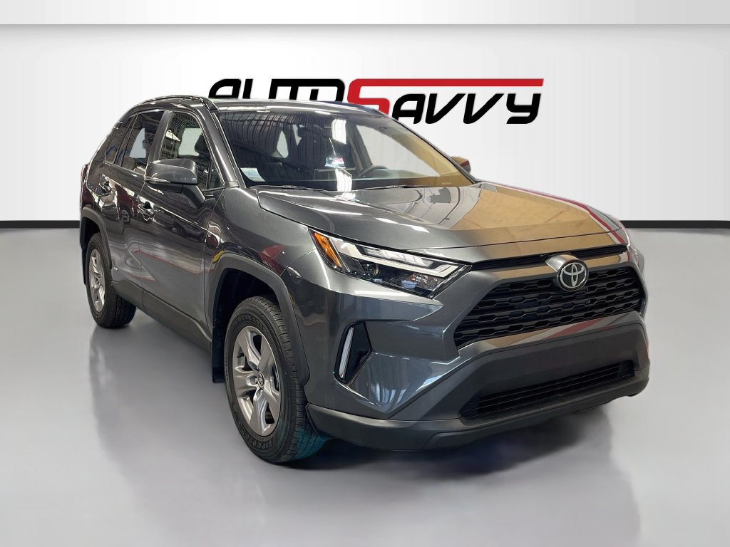 Used 2025 Toyota RAV4 XLE w/ Weather Package AWD/4WD image 1