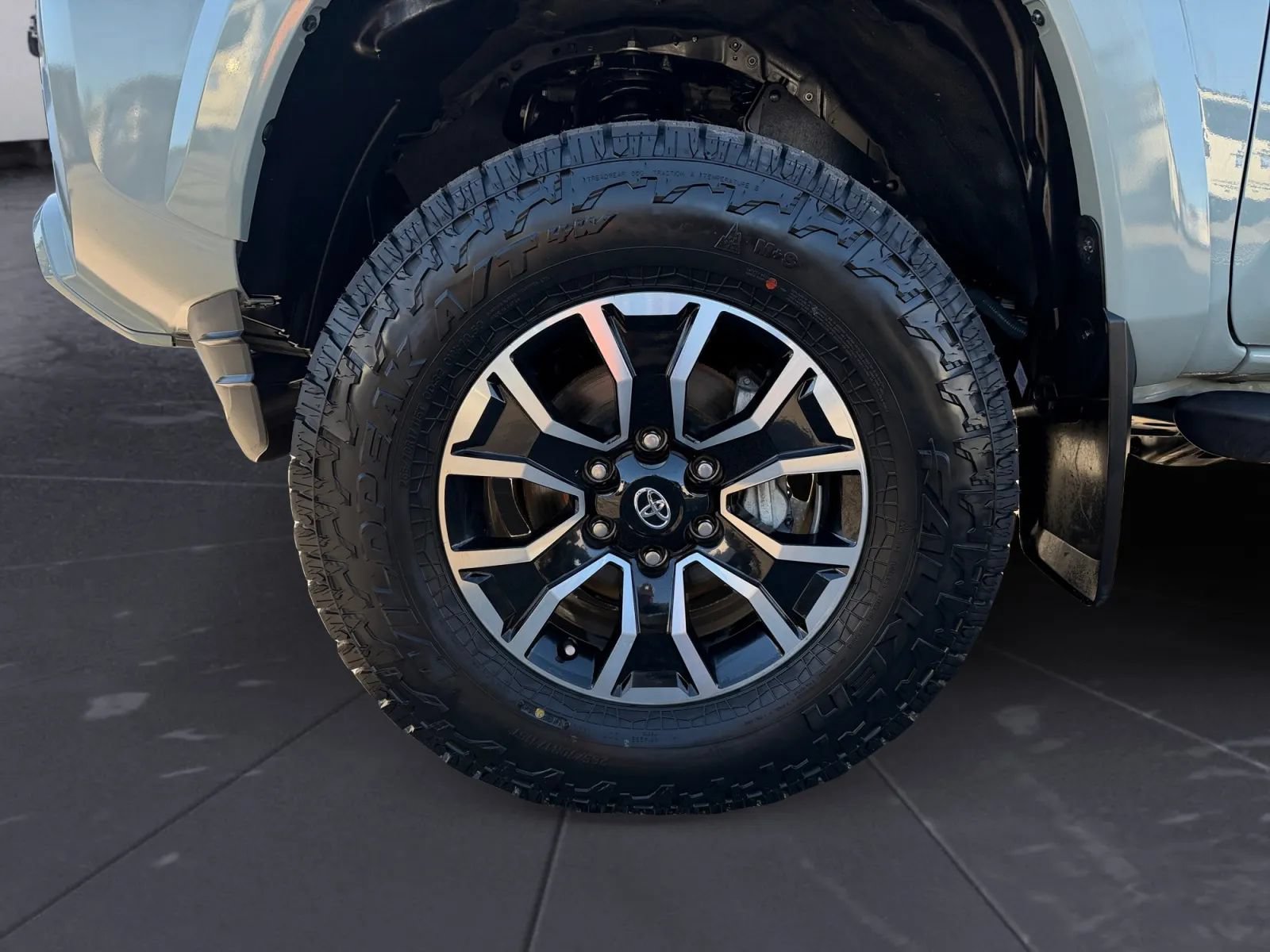Used 2022 Toyota Tacoma TRD Sport w/ Technology Package AWD/4WD image 26
