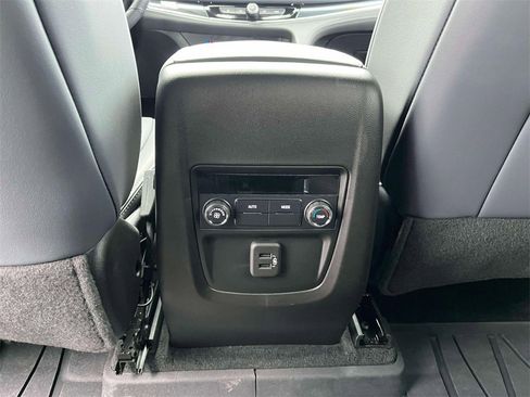Certified 2023 Buick Enclave Essence image 14