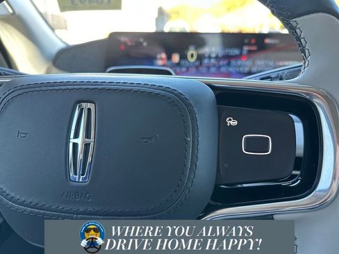 New 2025 Lincoln Navigator Reserve image 13