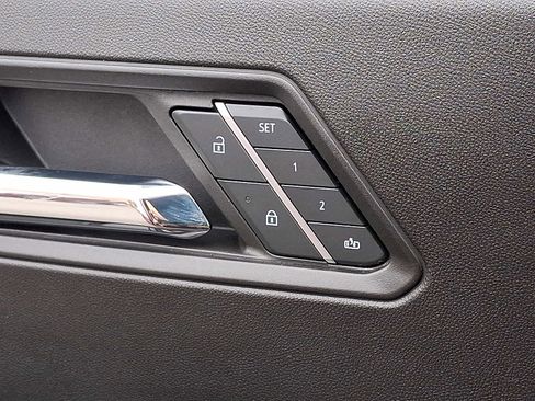 Used 2023 Chevrolet Colorado Z71 w/ Z71 Convenience Package 2 image 25