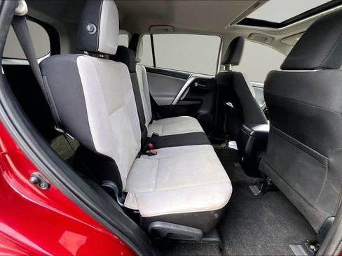 Used 2018 Toyota RAV4 XLE AWD/4WD image 23