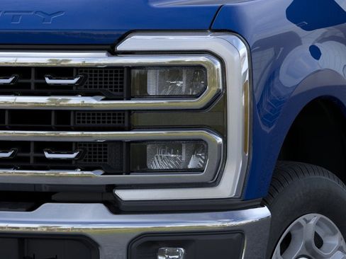 New 2026 Ford F250 XLT w/ XLT Premium Package AWD/4WD image 40