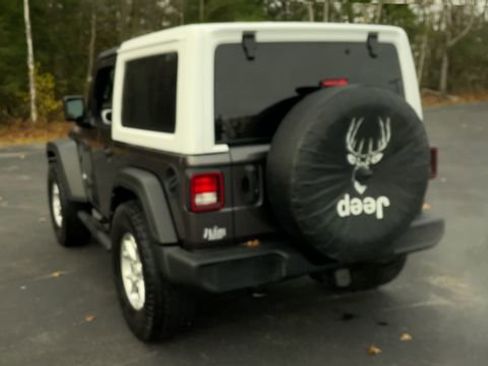 Used 2021 Jeep Wrangler Sport image 7