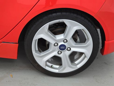 Used 2015 Ford Fiesta ST w/ ST Recaro Package image 31