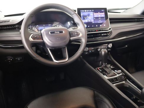 Used 2026 Jeep Compass Altitude image 2