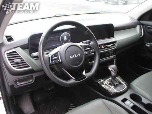 Used 2024 Kia Seltos SX image 11