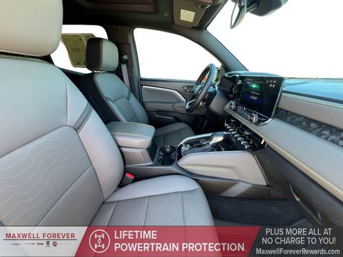 Used 2025 Chevrolet Colorado ZR2 w/ Midnight Edition image 24